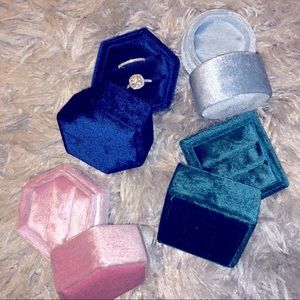 Velvet Ring box